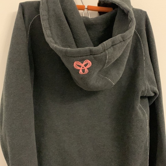 TNA Sweater - Picture 4 of 4